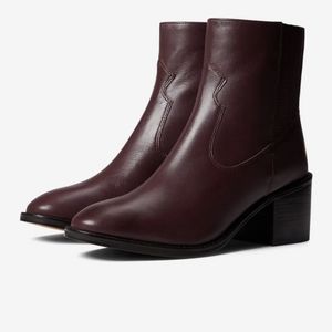 🌸MUST GO!!🌸 42 Gold Miley Boot